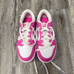 Nike Kids Sneakers in Pink and White